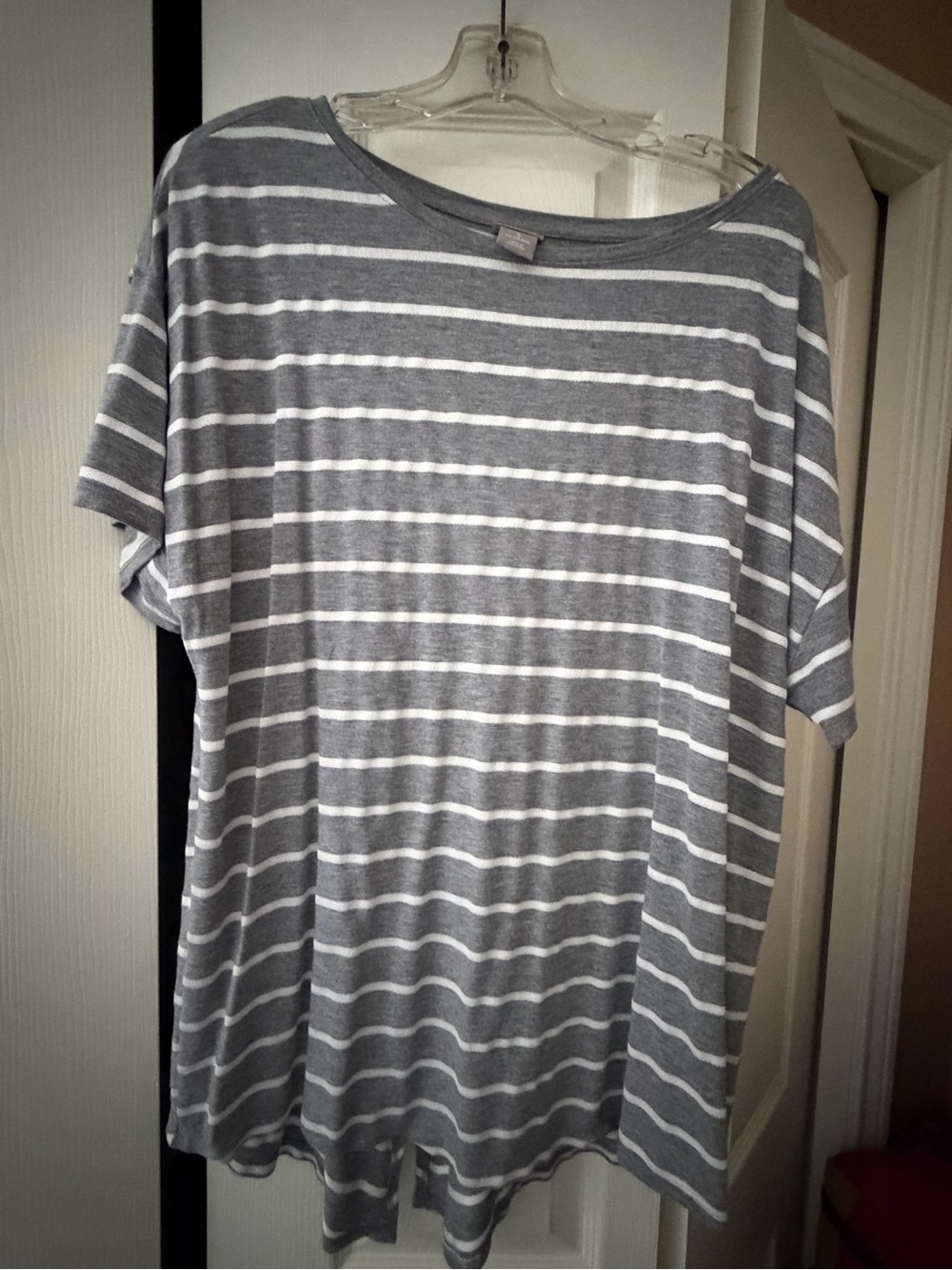 Women's Gray and White Striped Short-Sleeve Tunic Top